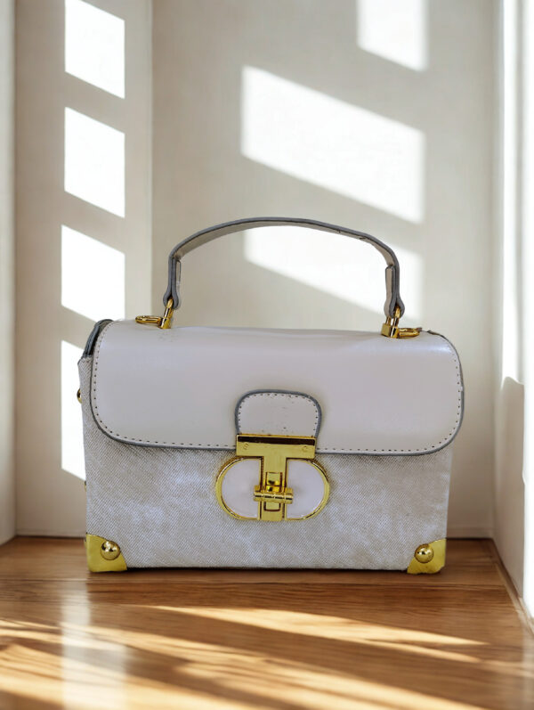 Gorgeous Chic Handbag      B010